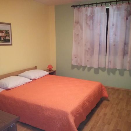 Apartment Nela Funtana Exterior photo